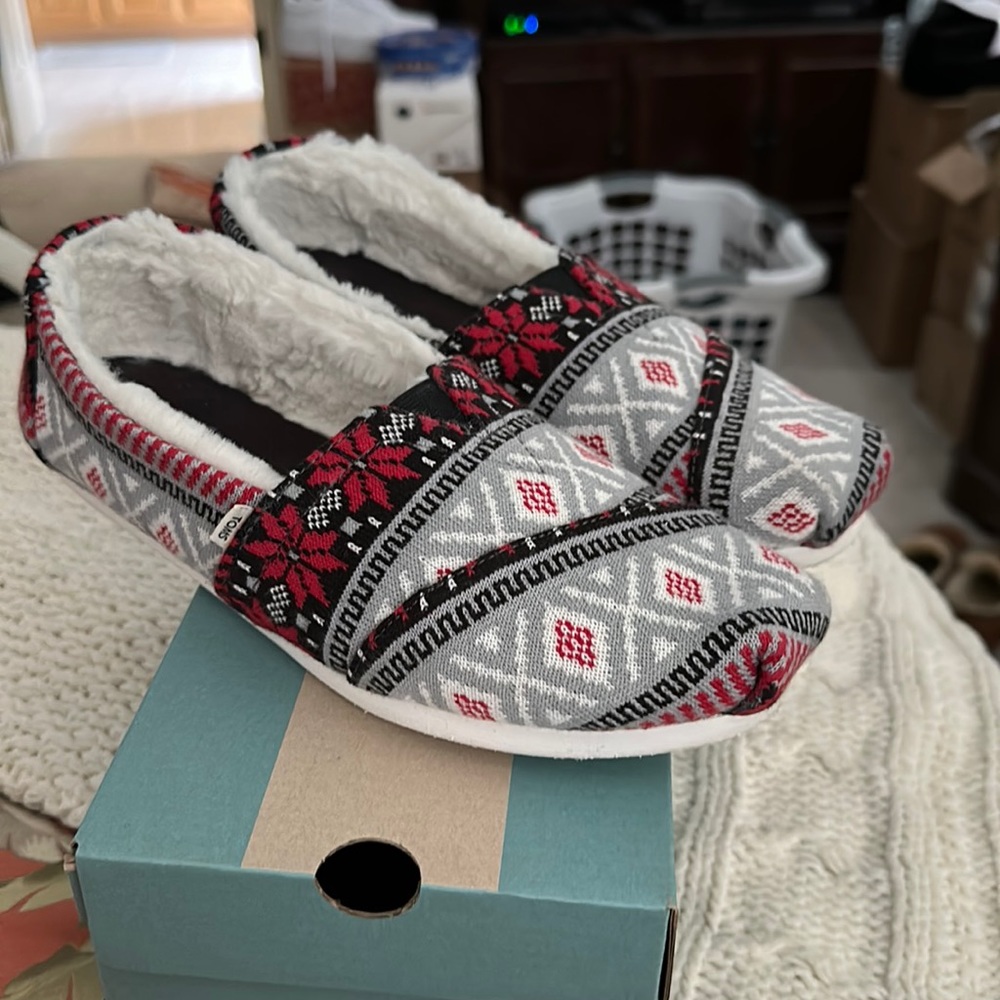 Toms Alpargata Red/Black/White Multi Fair Isle Sweater Knit sz 9.5
